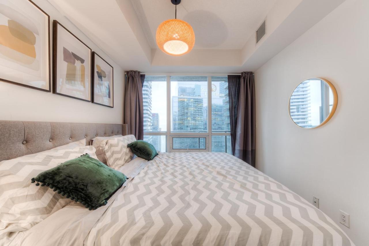 Stylish Newly Furnished Condo With Beautiful Lake View Toronto Kültér fotó