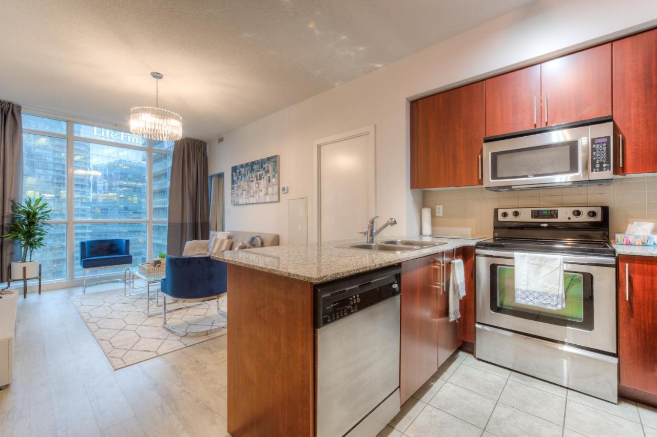 Stylish Newly Furnished Condo With Beautiful Lake View Toronto Kültér fotó